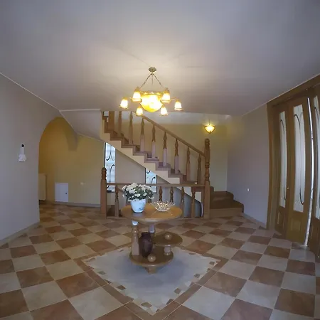 Casa Edwin كونستانتا